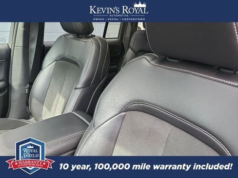 Used 2025 Jeep Grand Cherokee Altitude AWD/4WD image 10
