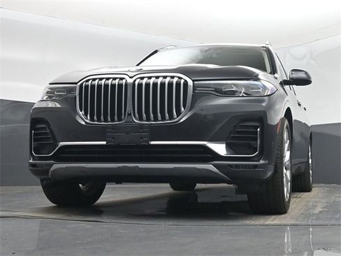 Used 2022 BMW X7 xDrive40i w/ Executive Package image 56