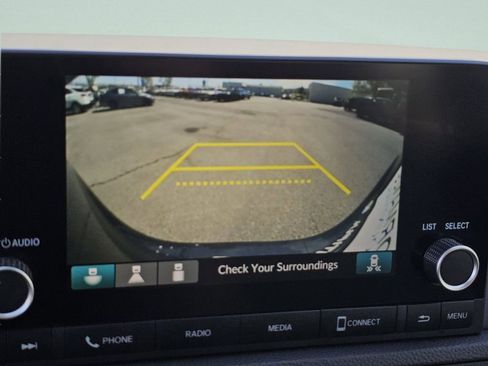 Used 2024 Honda CR-V EX image 9