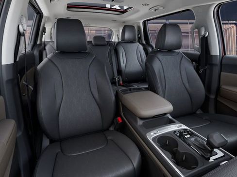 New 2026 Kia Carnival SX FWD image 18