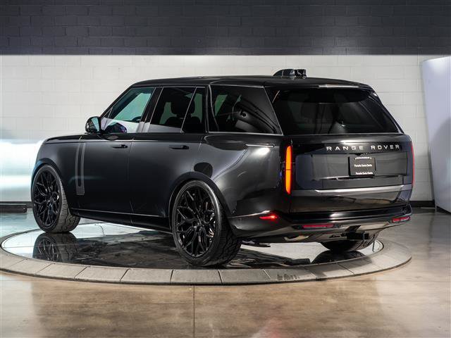Used 2026 Land Rover Range Rover SE AWD/4WD image 3