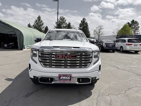 Used 2023 GMC Sierra 1500 Denali w/ Technology Package AWD/4WD image 2