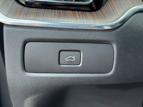 Used 2023 Volvo XC60 B5 Ultimate w/ Climate Package image 20
