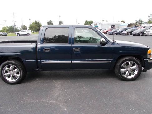 Used 2005 GMC Sierra 1500 SLE w/ Safe And Sound Package RWD image 12