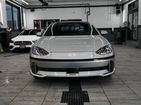 Used 2024 Hyundai Ioniq 6 Limited image 2