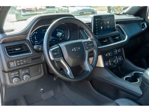Used 2023 Chevrolet Suburban Z71 AWD/4WD image 11