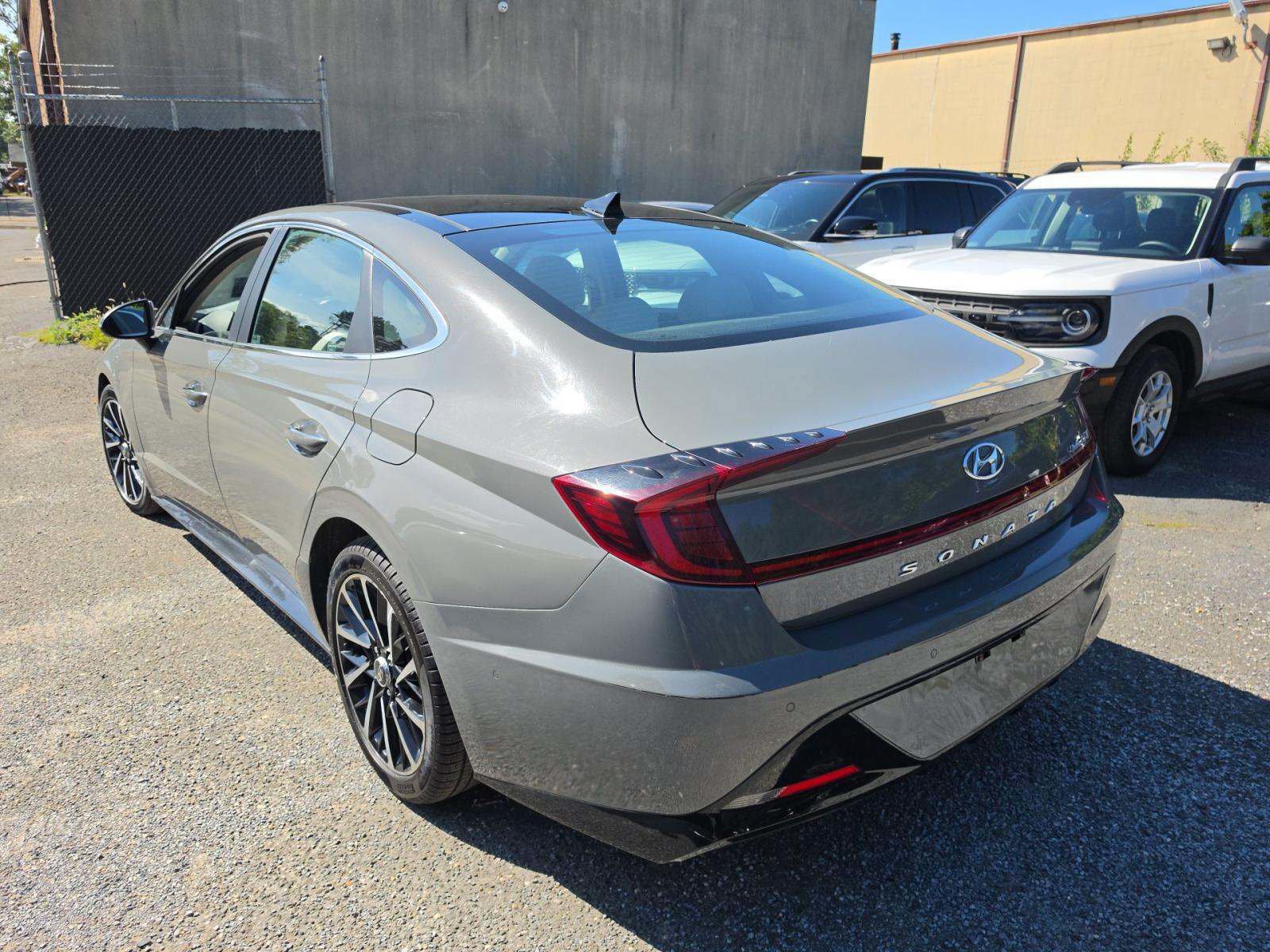 Used 2021 Hyundai Sonata Limited FWD image 3