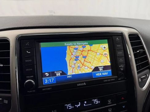 Used 2012 Jeep Grand Cherokee Laredo AWD/4WD image 16