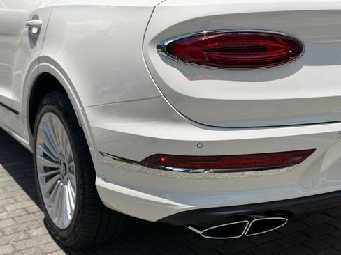 New 2026 Bentley Bentayga AWD/4WD image 13