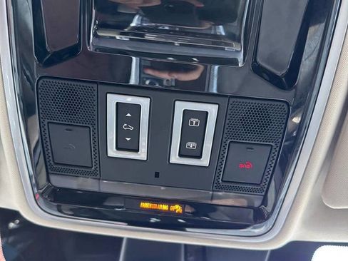 Used 2016 Land Rover Range Rover Sport HSE image 44