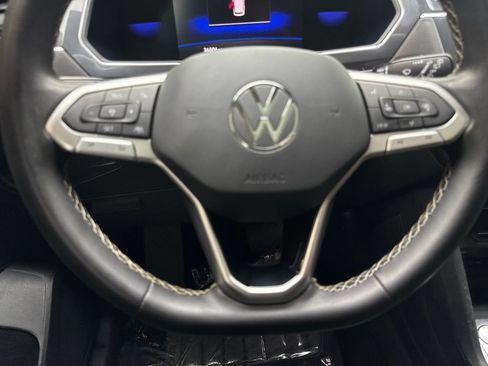 Used 2023 Volkswagen Tiguan SE w/ Panoramic Sunroof Package FWD image 60