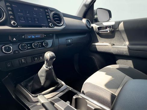 Used 2022 Toyota Tacoma TRD Sport w/ TRD Premium Sport Package AWD/4WD image 47