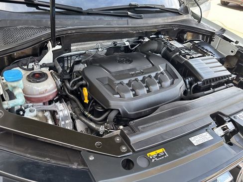 Used 2020 Volkswagen Tiguan SE AWD/4WD image 18