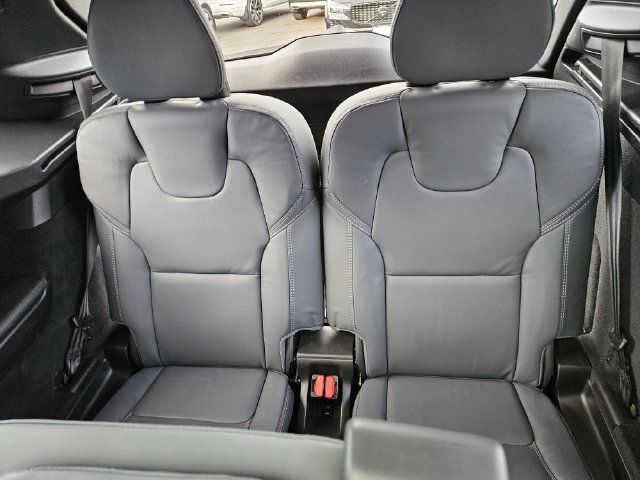 Certified 2024 Volvo XC90 B6 Ultimate w/ Lounge Package AWD/4WD image 16