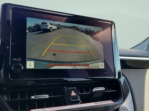 Used 2024 Toyota Corolla Cross XLE w/ Convenience Package image 17