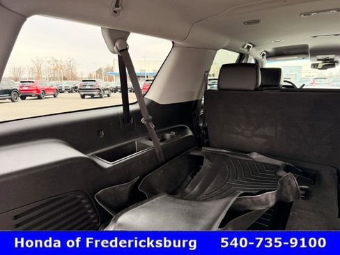 Used 2018 Chevrolet Suburban LT w/ Luxury Package image 45