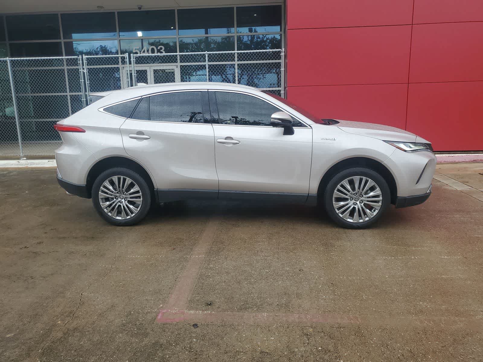 Used 2021 Toyota Venza XLE AWD/4WD image 7