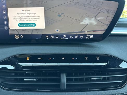 Used 2025 Buick Enclave Preferred image 23