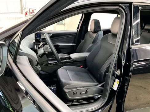 Used 2024 Volkswagen ID.4 S RWD image 27
