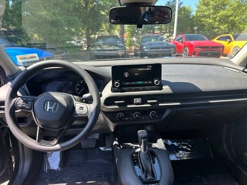 Used 2024 Honda HR-V LX image 23