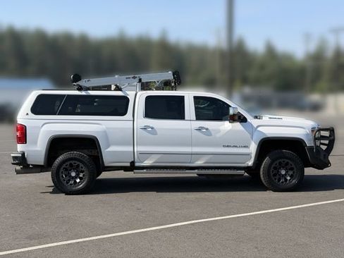 Used 2019 GMC Sierra 2500 Denali w/ Duramax Plus Package AWD/4WD image 8