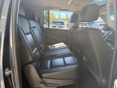Used 2019 GMC Yukon XL SLT w/ Open Road Package AWD/4WD image 23