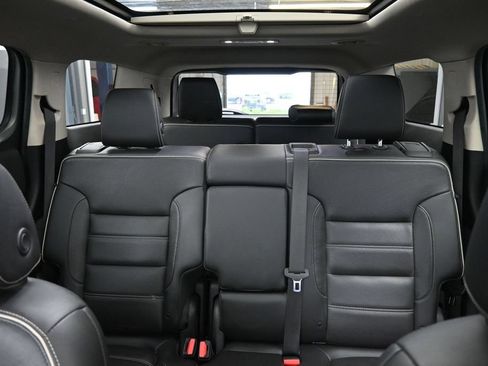 Used 2018 GMC Acadia Denali w/ Technology Package AWD/4WD image 25