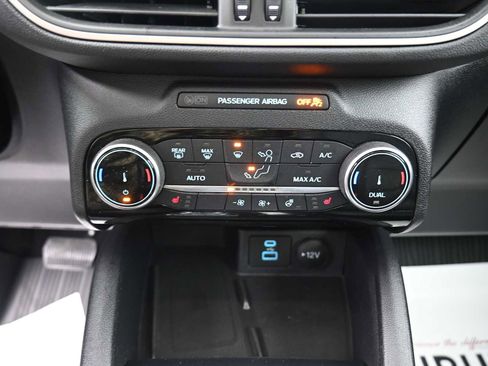 Used 2022 Ford Escape SEL w/ Technology Package FWD image 9