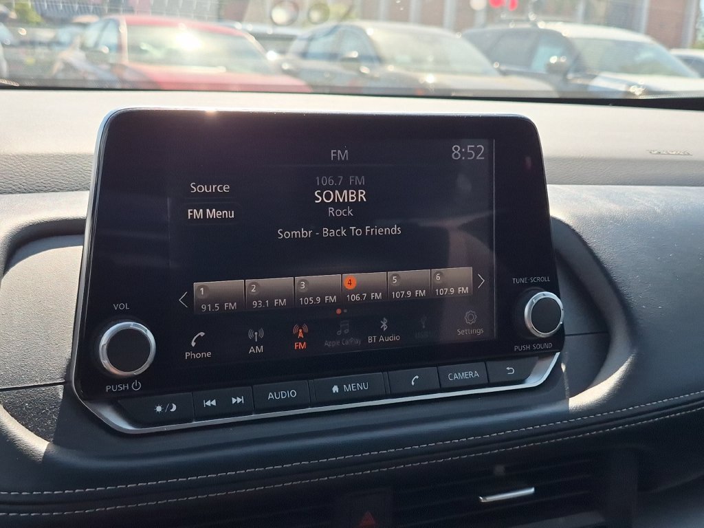 Certified 2025 Nissan Rogue SV FWD image 21