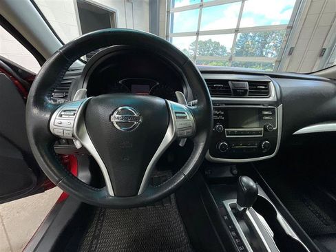 Used 2016 Nissan Altima 2.5 SR FWD image 13