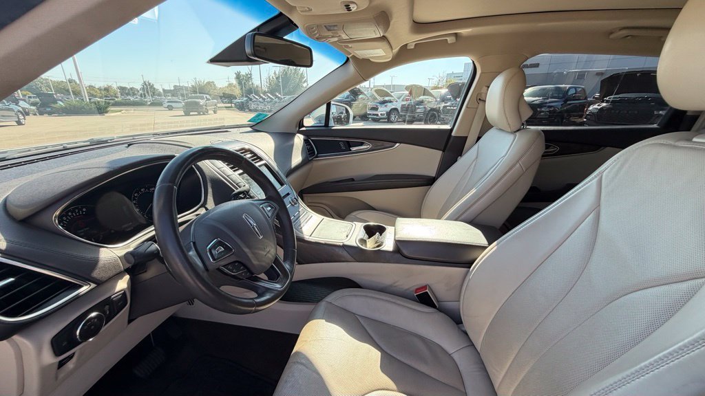 Used 2016 Lincoln MKX Reserve w/ Technology Package AWD/4WD image 11