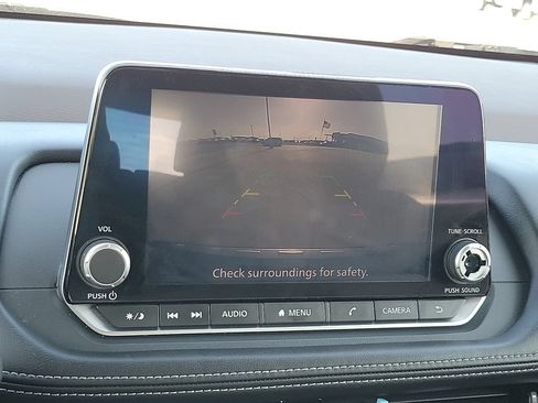 Used 2022 Nissan Rogue SV FWD image 16