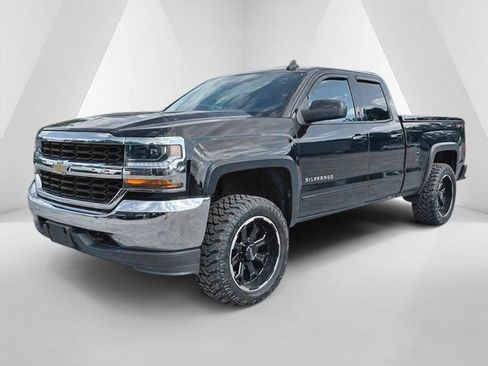 Used 2018 Chevrolet Silverado 1500 LT AWD/4WD image 3