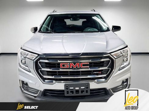 Used 2023 GMC Terrain AT4 AWD/4WD image 2