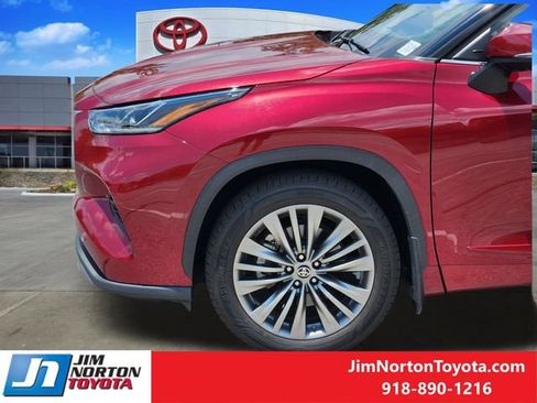 Used 2021 Toyota Highlander Platinum AWD/4WD image 9