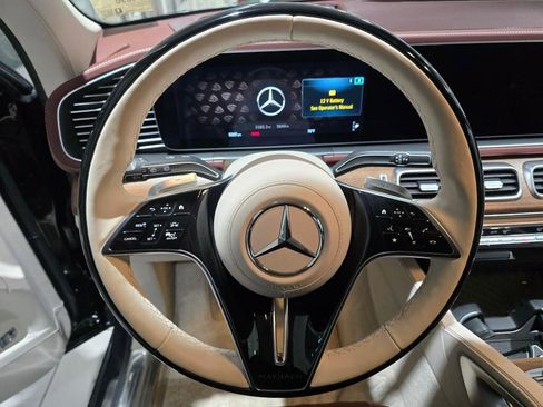 Used 2025 Mercedes-Benz Maybach GLS 600 4MATIC image 22