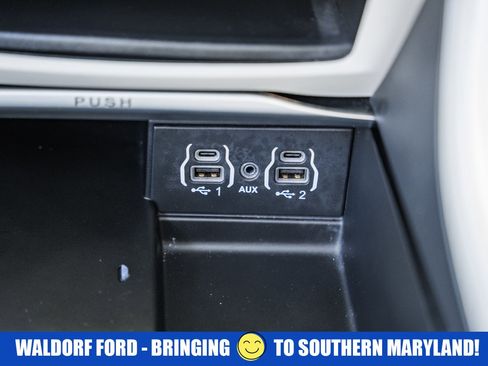 Used 2023 Chrysler Pacifica Limited image 28