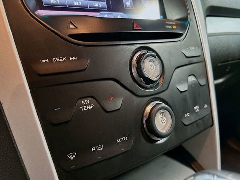 Used 2014 Ford Explorer XLT w/ Equipment Group 202A image 14