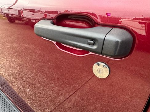 Used 2022 Jeep Wrangler Unlimited Sahara w/ Cold Weather Group image 14