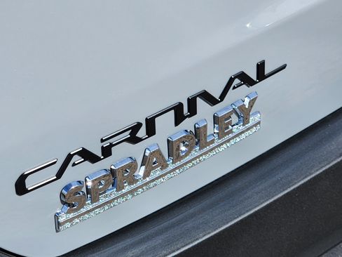 New 2026 Kia Carnival SX image 11