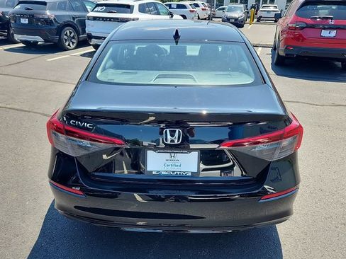 Used 2023 Honda Civic LX image 5