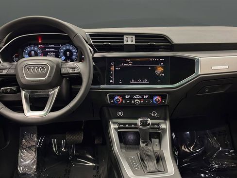 Used 2024 Audi Q3 2.0T Premium w/ Convenience Package image 11