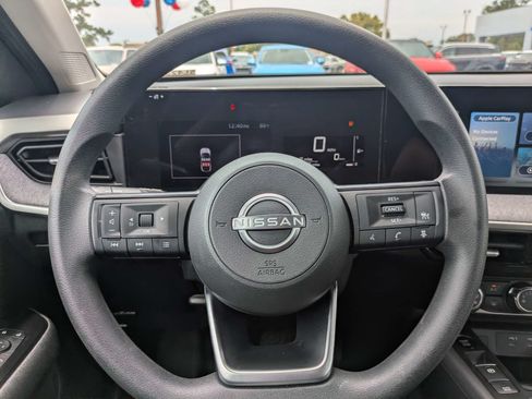 Used 2025 Nissan Kicks SV w/ Charging Package FWD image 20