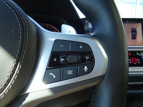 Used 2022 BMW X5 xDrive40i w/ M Sport Package AWD/4WD image 22