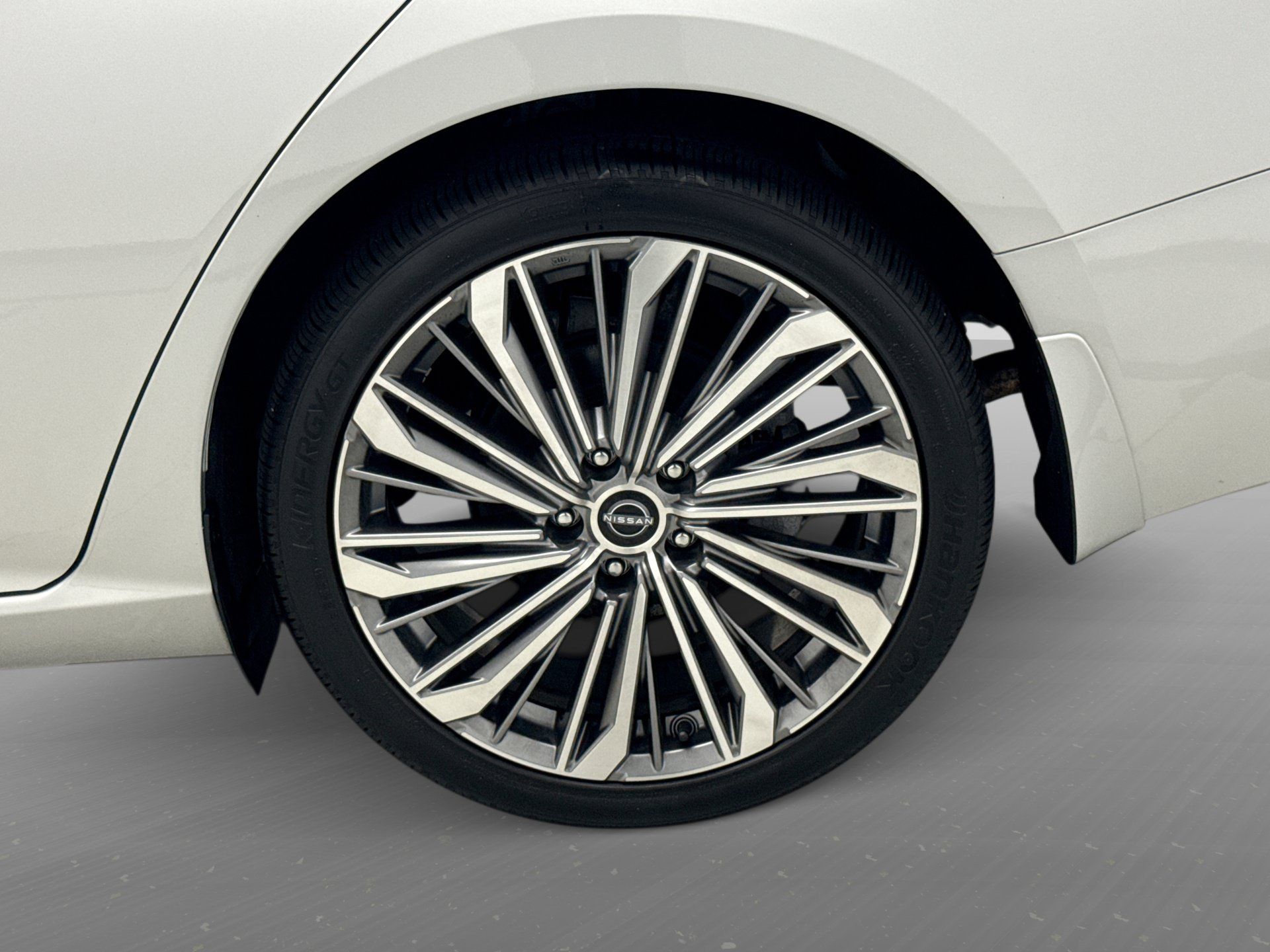 Used 2024 Nissan Altima 2.5 SL FWD image 28