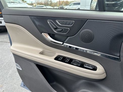 Certified 2023 Lincoln Corsair AWD w/ Equipment Group 101A image 29