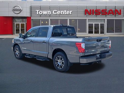 Certified 2024 Nissan Titan SV w/ SV Convenience Package RWD image 5