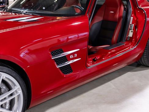 Used 2012 Mercedes-Benz SLS AMG Coupe image 20