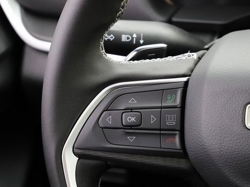 New 2025 Jeep Grand Cherokee Altitude image 22