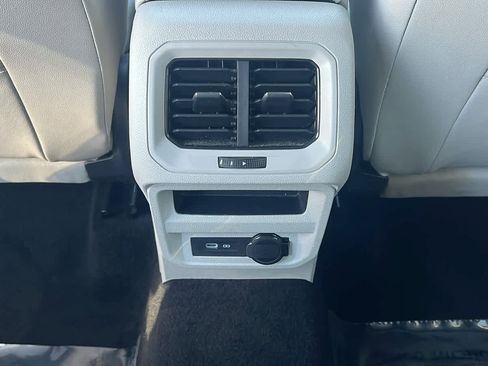 Used 2022 Volkswagen Tiguan SE R-Line image 25